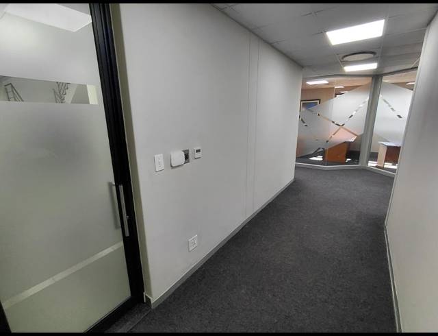 107M² OFFICE TO LET IN NOORDWYK